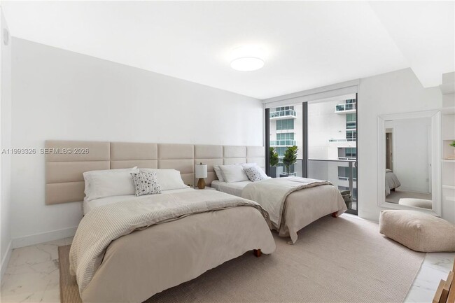 Photo - 488 NE 18th St Unit 909