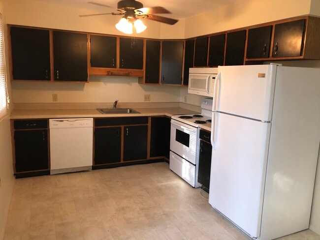 Photo - 106 Fernwood Ct