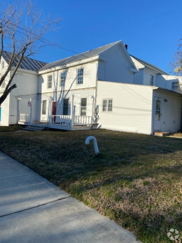 Building Photo - 101 E Main St Rental