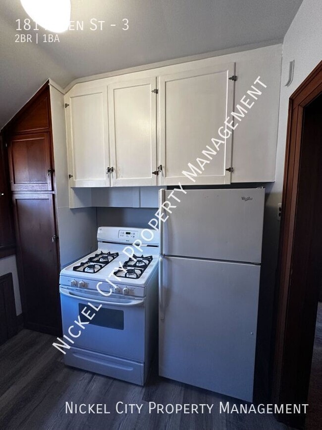 Photo - 181 Allen St Unit 3