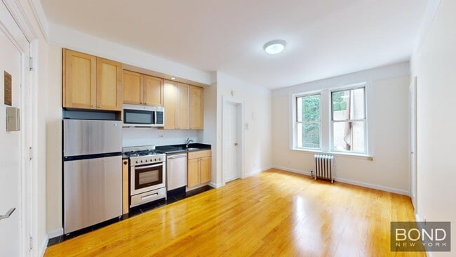 Photo - 117 W 13th St Unidad 25