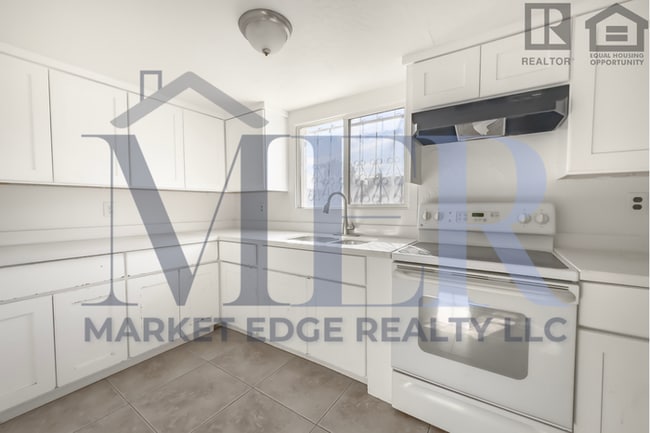 Building Photo - 2Bed/1Bath Home AZ-51/Thomas Rd! $199 MOVE-IN SPECIAL! Ready for Immediate Move-In!