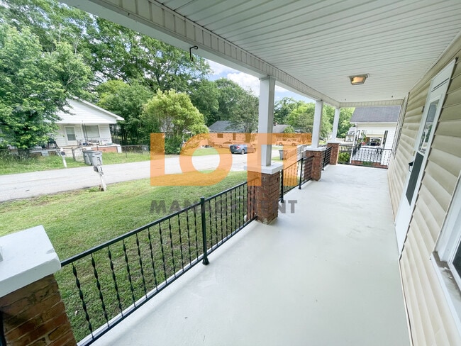 Photo - 276 Moore St