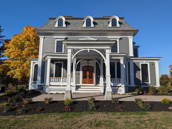 Building Photo - 11 Lowell Rd Unit 1A