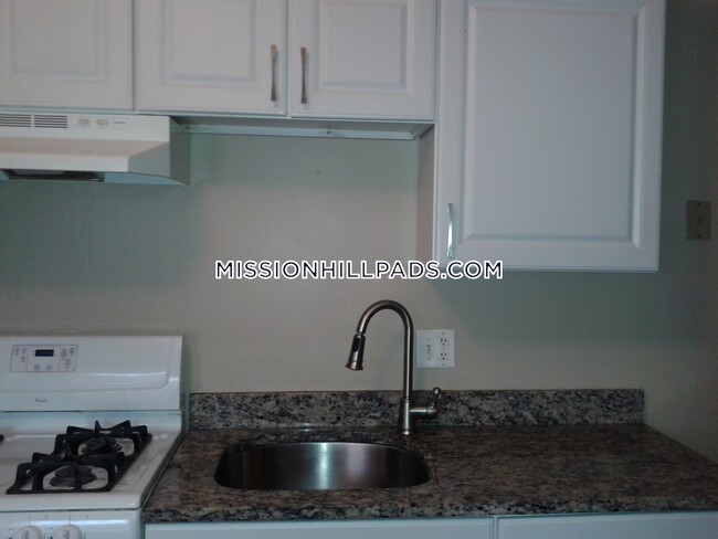 Photo - 712 Shawmut Ave Apartment Unit 2R