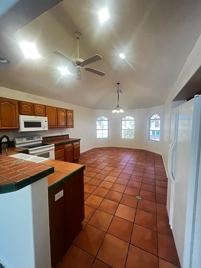 Photo - 210 White Oak Dr