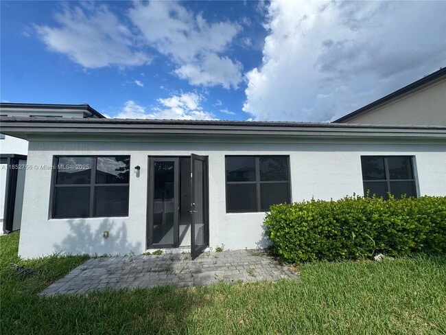 Building Photo - 4398 SW 173rd Ave