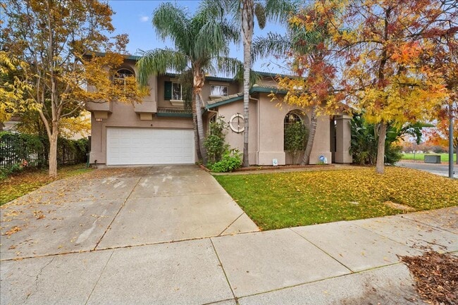 Photo - 70 Arches Cir