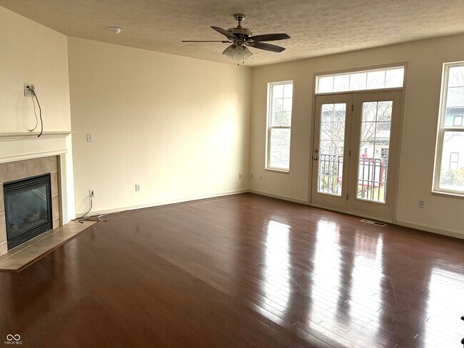 Photo - 420 W Main St