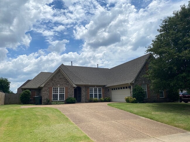 Building Photo - BARTLETT RENTAL HOME 3 BEDROOM 2 BATHROOM WITH FENCED BACKYARD