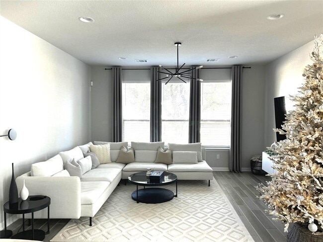 Photo - 700 Hays Hill Dr