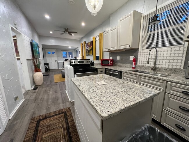 Photo - 1077 Hampton St NW