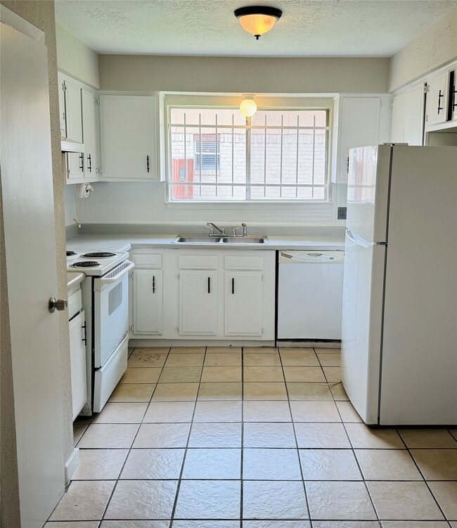 Photo - 15603 Raven Trail