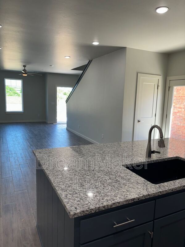 Photo - 1020 Varenna Ln