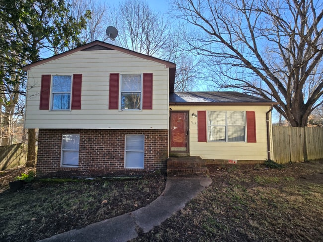 Photo - 7113 Senn Way