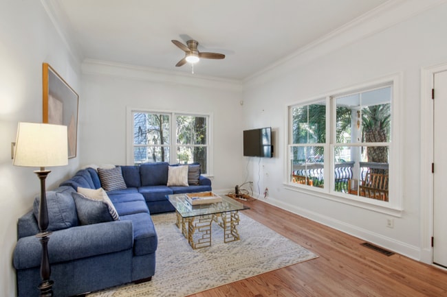 Photo - 102 W 36th St