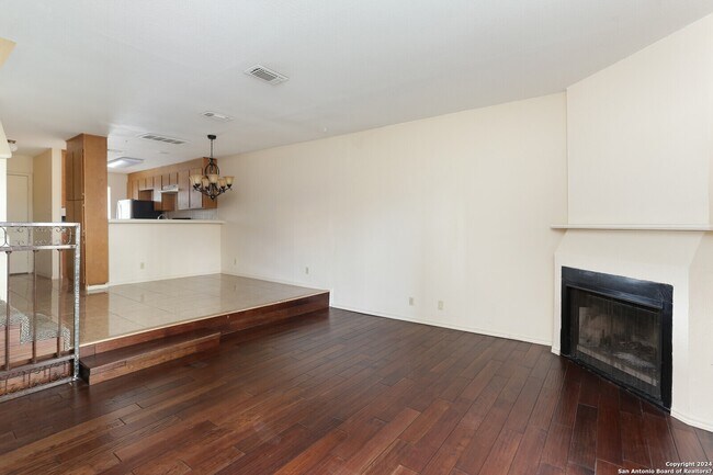 11815 Vance Jackson Rd
