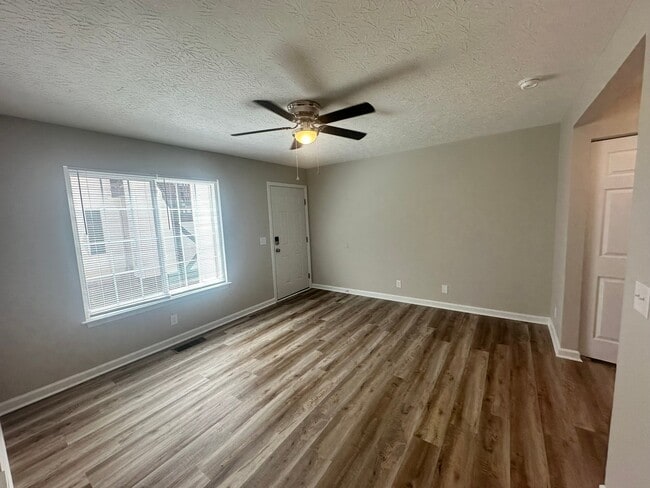1506 Batts Blvd Unit 6