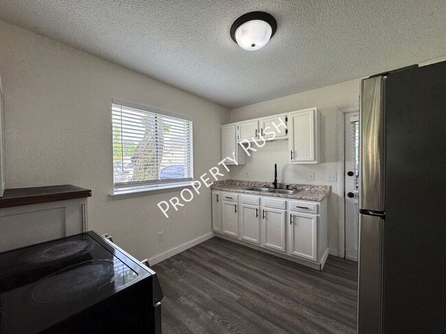 Photo - 2100 Bennett Ave