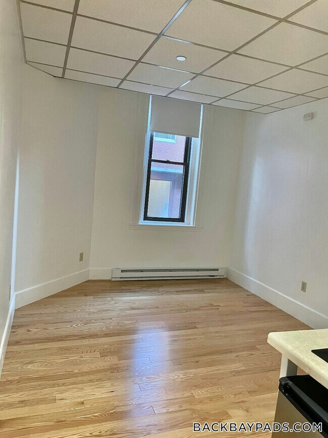 Photo - 272 Newbury St Unit 3