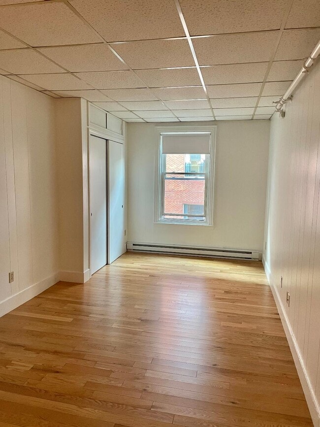 Building Photo - 264 Newbury St Rental