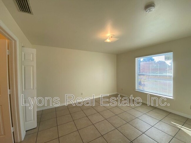 Photo - 4622 15th St SW