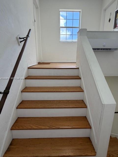 Photo - 15 Sidonia Ave Unit 3