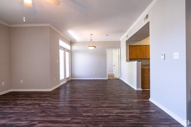 Building Photo - Live Smart, Save $1,000! Unit SAPD3