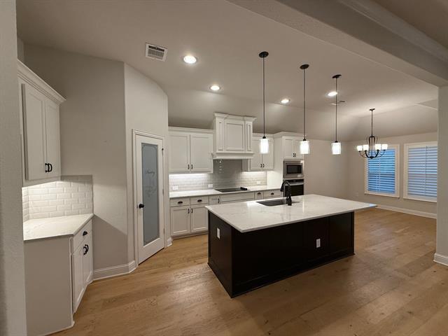 Photo - 541 Molly Ln