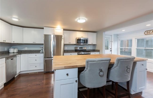 Photo - 32 Pilgrim Ave