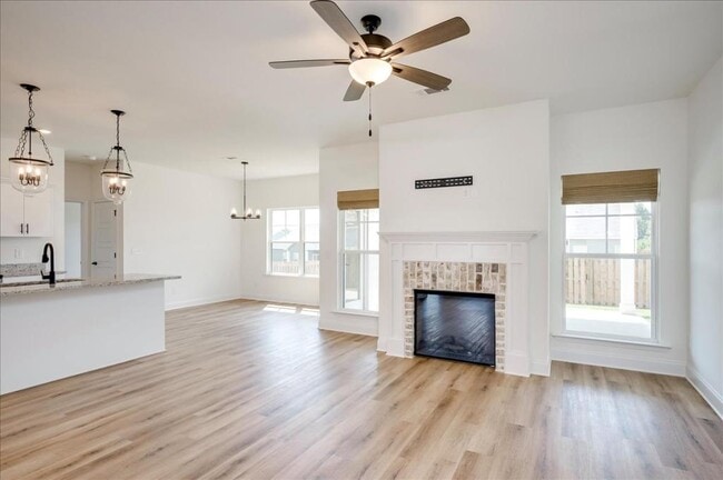 Photo - 814 Sweet Grass Cir