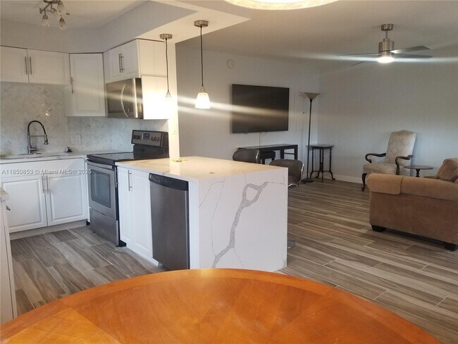 Building Photo - 48 Brittany K Unit A Rental