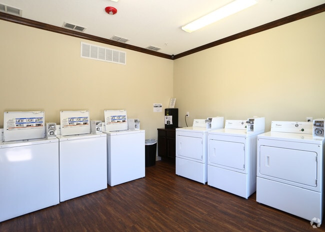 Commercial On-Site Laundry Facility!