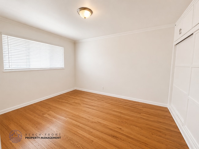 3144-3152 S. Barrington Ave.