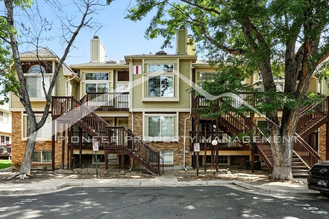 Building Photo - Spacious Condo with Washer/Dryer and Centr... Unit #i22