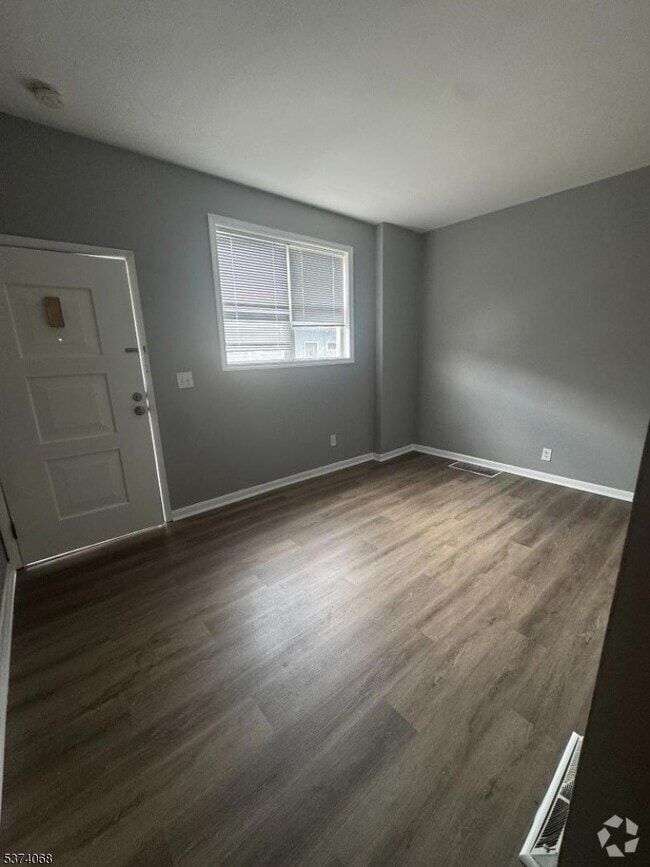 Building Photo - 70 Main St Rental