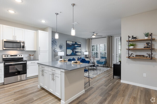 1BR, 1BA - 844SF - Birchstone Waterleigh