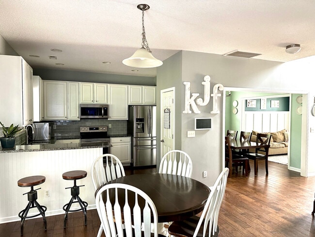 Photo - 52 Black River Rd