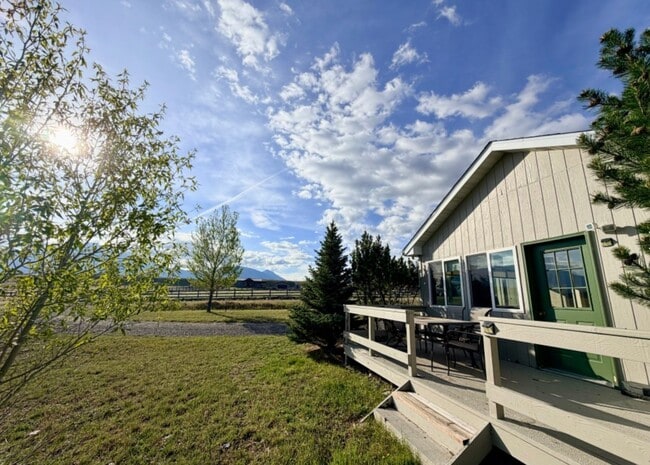 Building Photo - 51 Yellowstone Trail