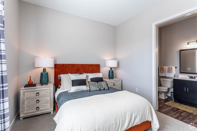 Suite C - 2Br, 2Br - 1,167 SF
