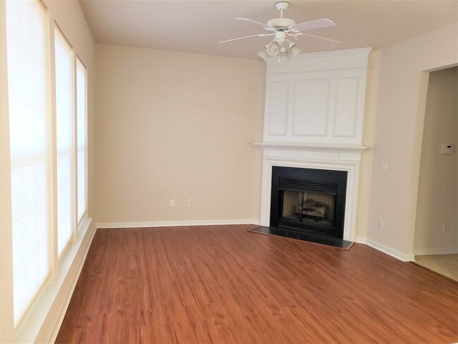 Photo - 115 Brentfield Loop