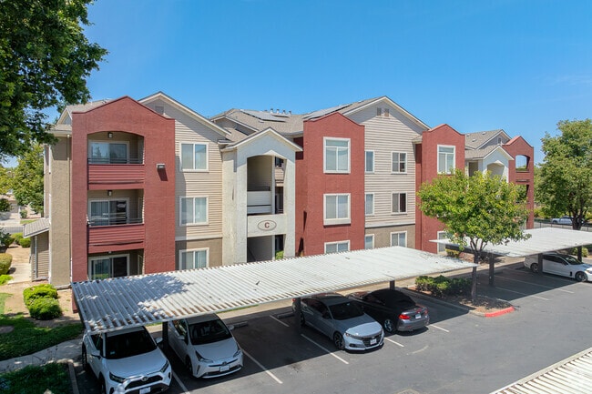 Building Photo - Eaglewood Rental