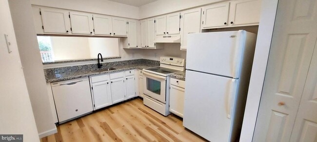 Building Photo - 14303 Beaker Ct Rental
