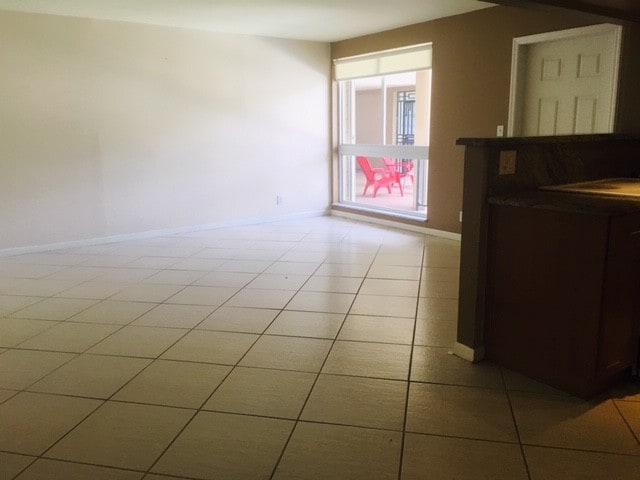 Living Room - 2420 Diana Dr Unit 202