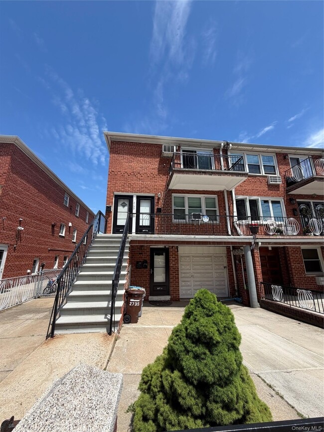 Building Photo - 2735 Cropsey Ave Unit Apt B