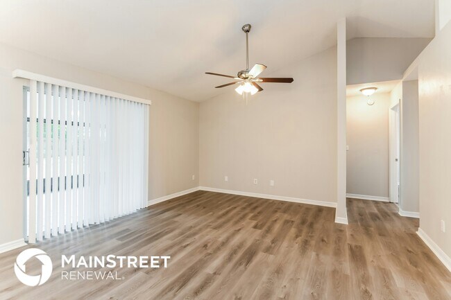 Photo - 206 Madison St