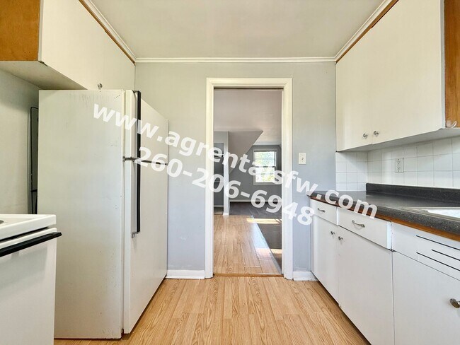 Photo - 325 Dalgren Ave Unit 325 1/2 Dalgren Ave