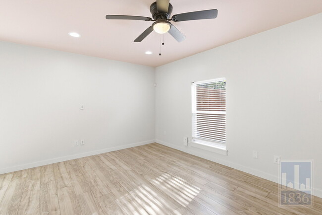 Photo - 1308 Southport Dr Unit Apartment D