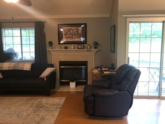 Photo - 933 Parkway Dr