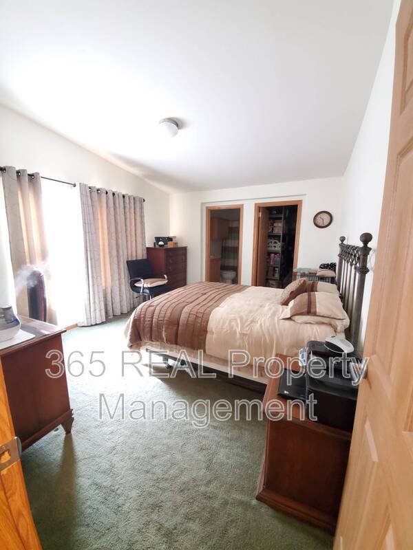 Photo - 644 School House Dr